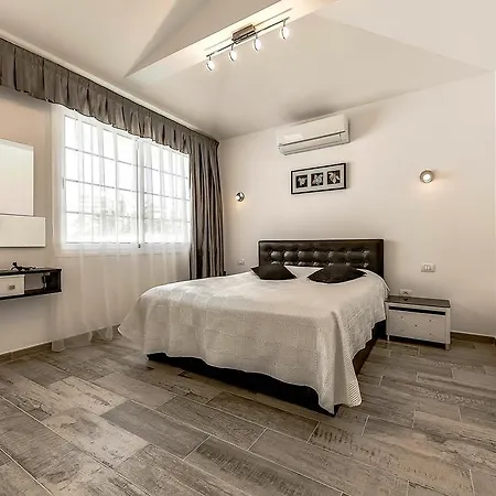 Townhouse Mar Lux 빌라 *