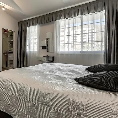 Townhouse Mar Lux 빌라 *